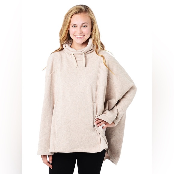 UGG Gray Women's Cozy Poncho in M/L —in gorgeous condition! - Picture 1 of 11